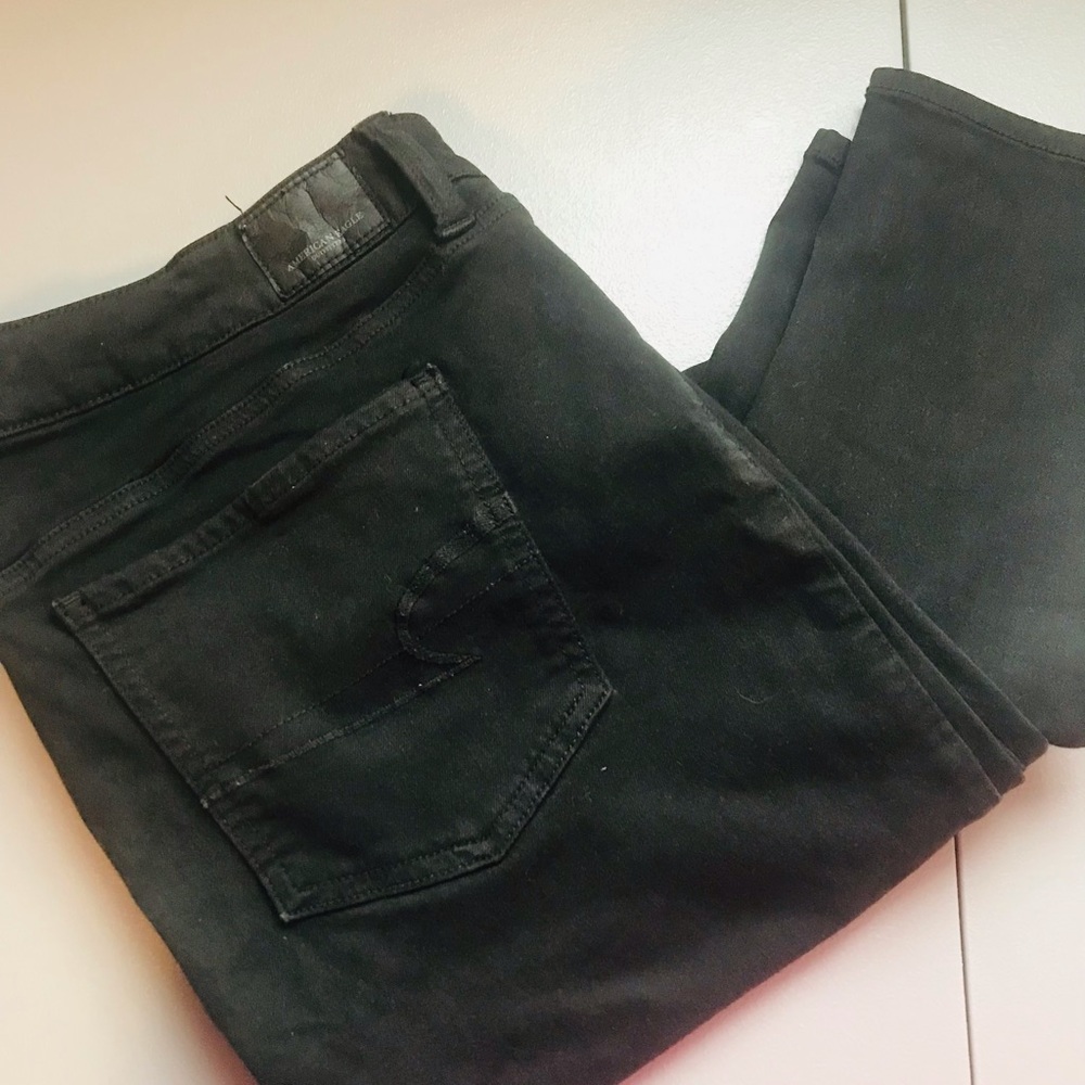 Black ripped American Eagle women’s stretch jean jegging